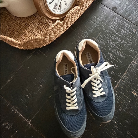 Steve Madden Navy Blue and Tan Women's Sneakers - Picture 2 of 6